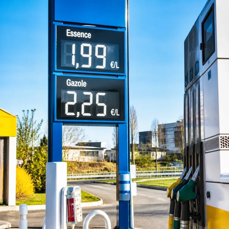 TotalEnergies rétablit un plafond national des prix des carburants en France