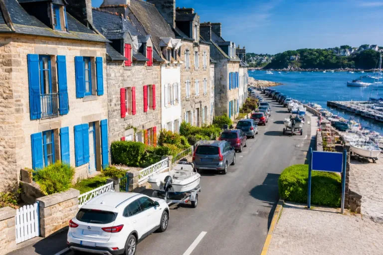 Les résidences secondaires progressent et poussent les prix dans les communes touristiques