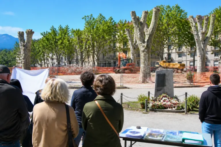 50 logements sociaux à La Motte : le projet divise autour d’arbres centenaires et d’un mémorial