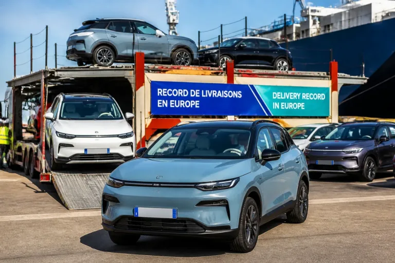Leapmotor franchit un nouveau record mensuel et accélère son implantation en Europe et en France