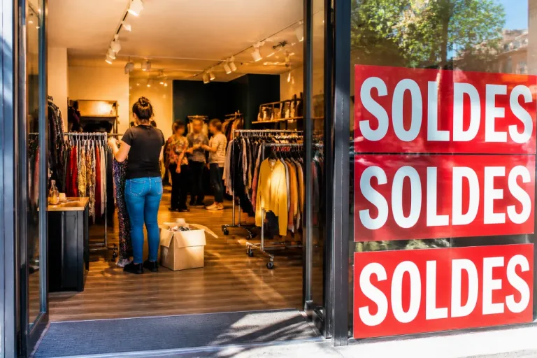 Fermeture annoncée de Concept 22 à Coutances : soldes de départ et questions pour le commerce de proximité