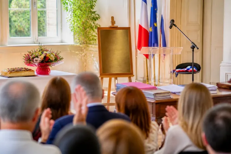 Après 36 ans auprès du maire, une secrétaire municipale quitte son poste et laisse un vide