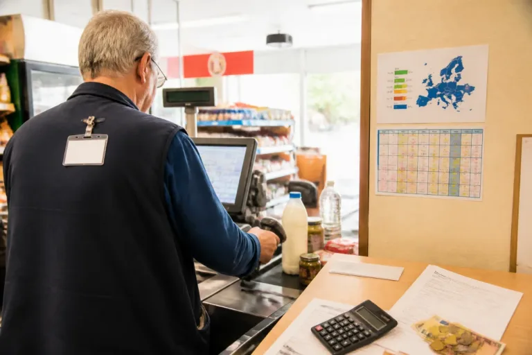 Travail après la retraite : en Europe, 12,9 % des nouveaux pensionnés restent actifs