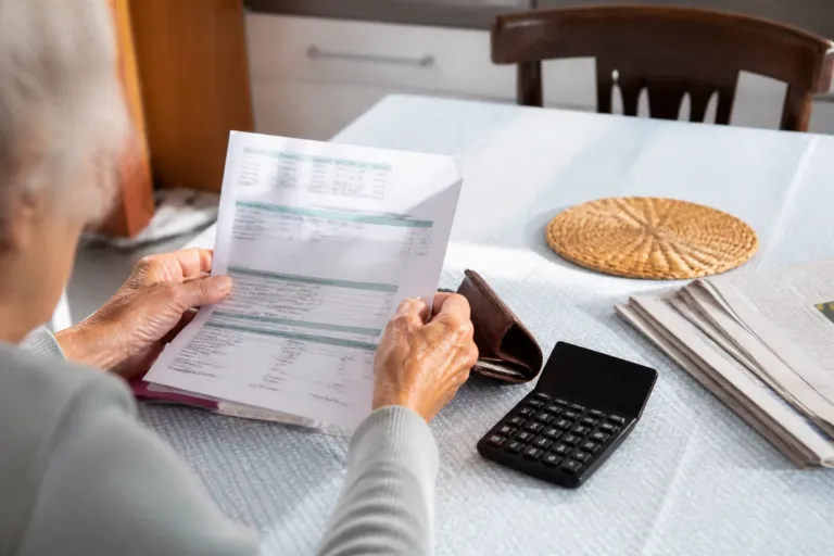 Le comité de suivi propose de freiner la revalorisation des pensions jusqu'en 2030 pour assainir les comptes